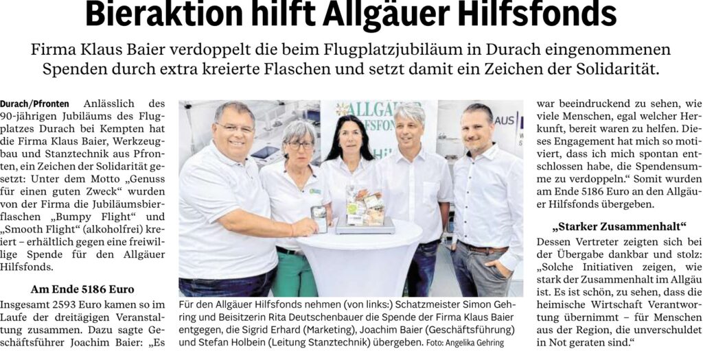Für den Allgäuer Hilfsfonds nehmen (von links:) Schatzmeister Simon Gehring und Beisitzerin Rita Deutschenbauer die Spende der Firma Klaus Baier entgegen, die Sigrid Erhard (Marketing), Joachim Baier (Geschäftsführung) und Stefan Holbein (Leitung Stanztechnik) übergeben. Foto: Angelika Gehring